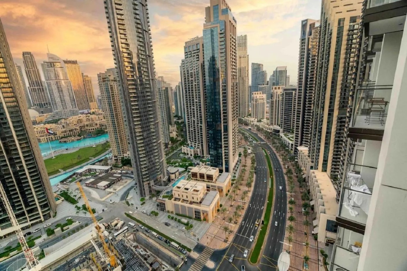 Premium Burj Khalifa View In Downtown Dubai Apartment